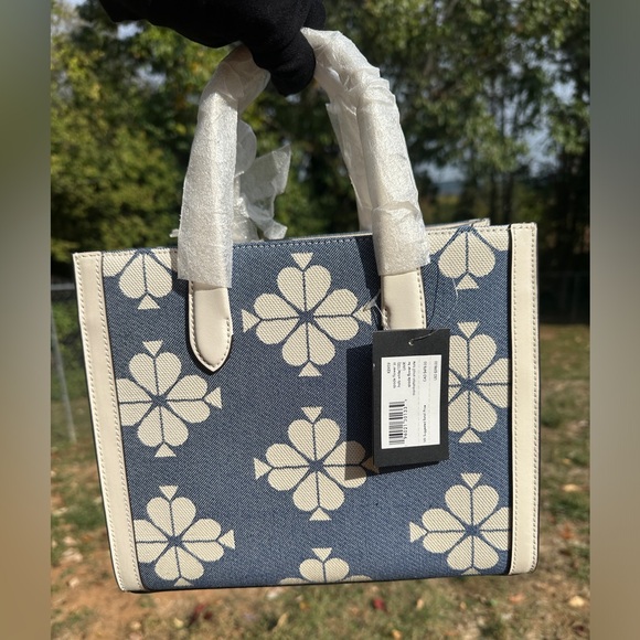 Kate Spade NWT Spade Flower Canvas Manhattan Small Tote R$398 w/ Dustbag - Picture 3 of 9